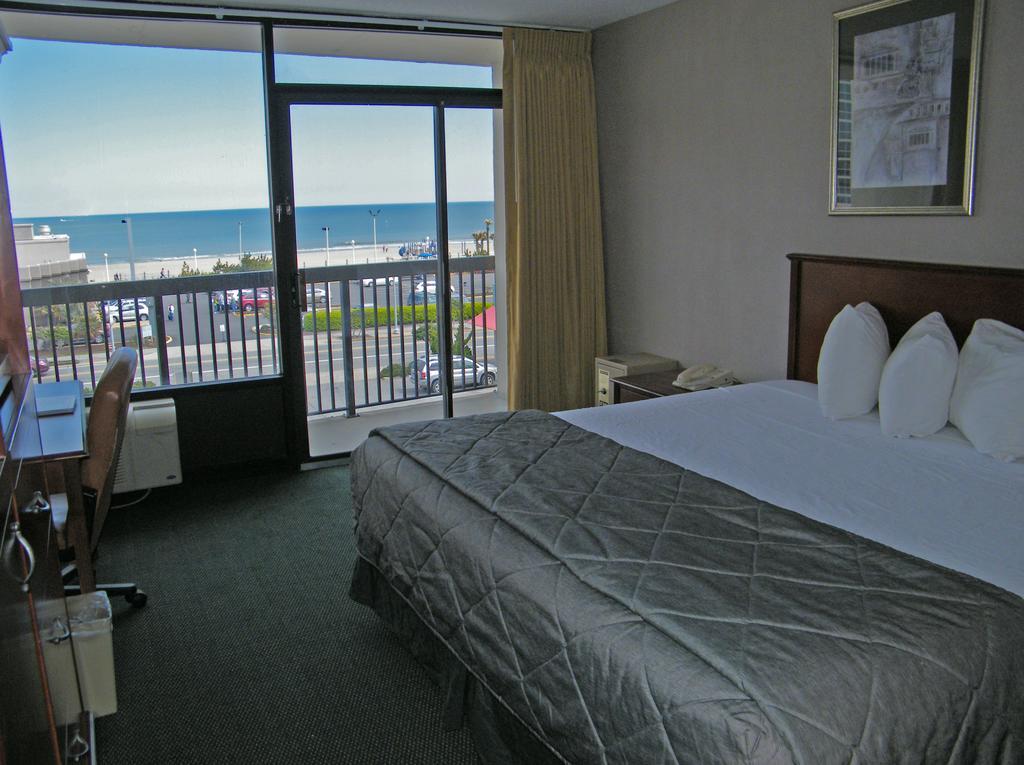 Neptune Park Inn Virginia Beach Room photo